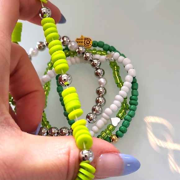 5 stackable gold plated trendy stretch handmade bracelets - Picture 4 of 4